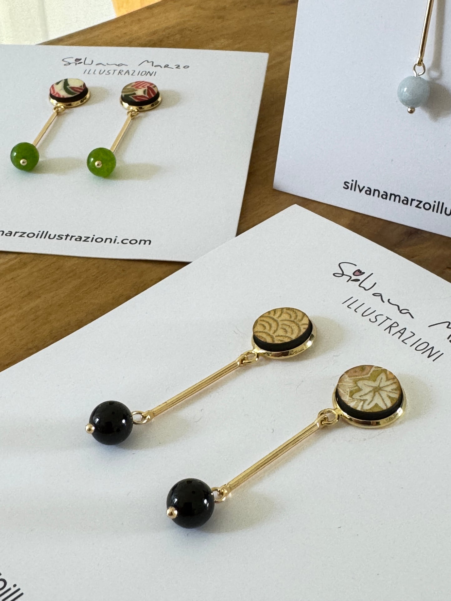 Orecchini pendenti minimal con pietre dure