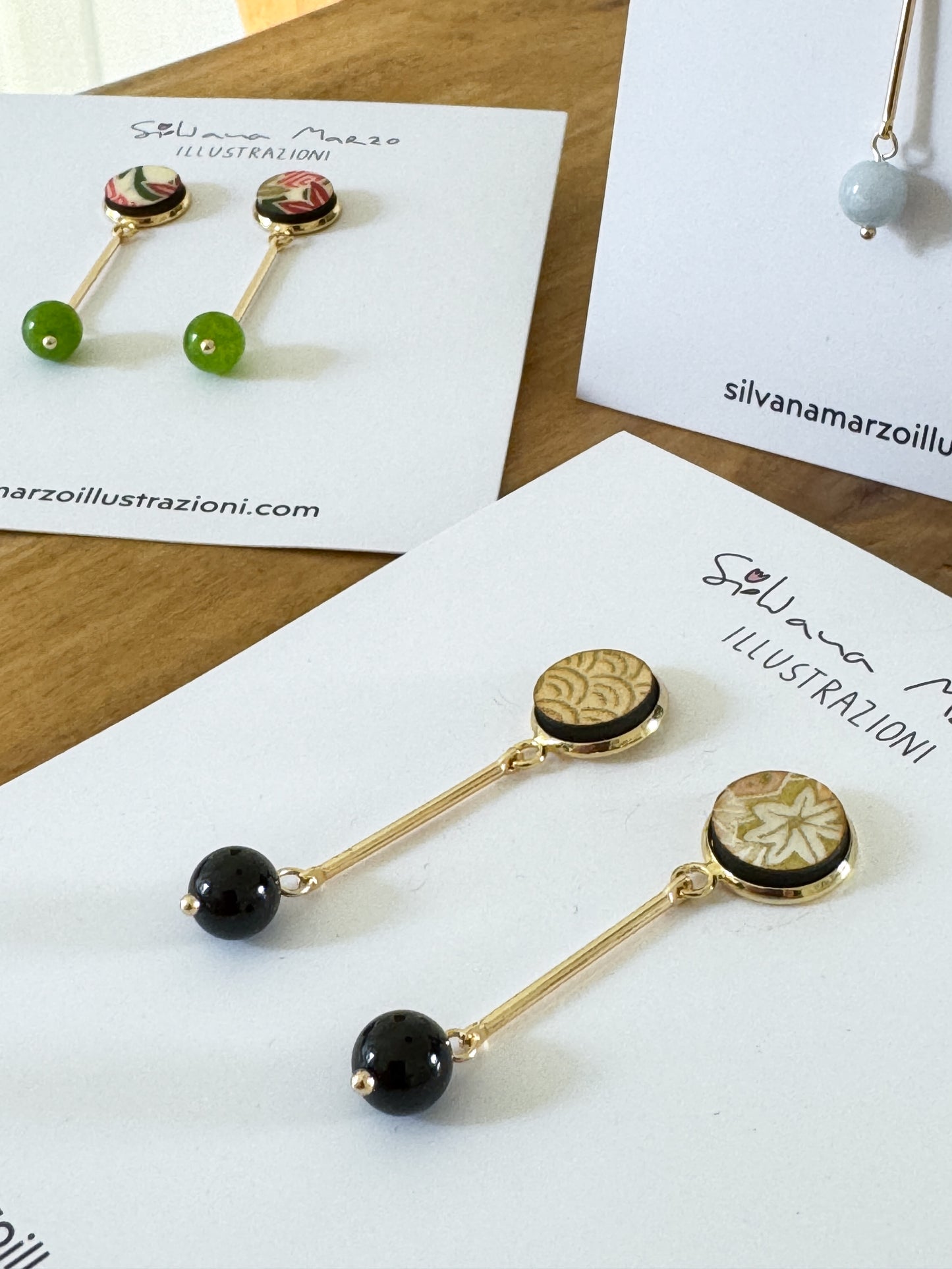 Orecchini pendenti minimal con pietre dure